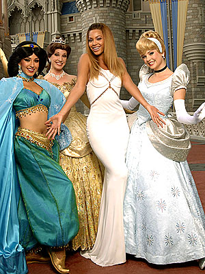 ROYAL WELCOME photo | Beyonce Knowles