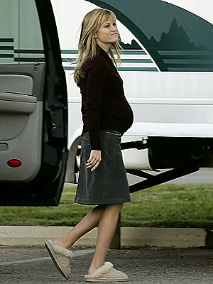 PROFILE OF A PREGNANCY  photo | Reese Witherspoon