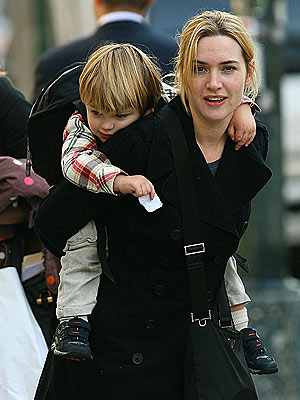 MOMMY MODE photo Kate Winslet