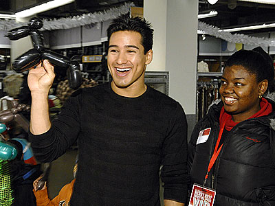 FULL OF HOT AIR  photo | Mario Lopez