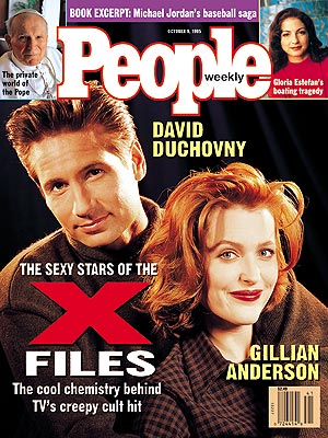  photo | The X-Files, David Duchovny Cover, Gillian Anderson Cover, TV Milestones, TV on Covers, David Duchovny, Gillian Anderson, Gloria Estefan, Pope John Paul II
