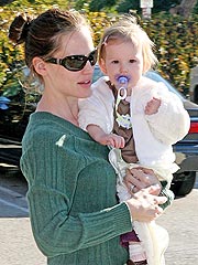 Caught in the Act! | Jennifer Garner