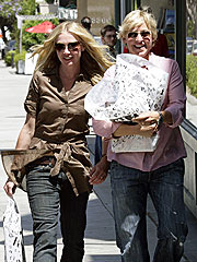 Ellen & Portia Load Up in Beverly Hills | Ellen DeGeneres, Portia de Rossi