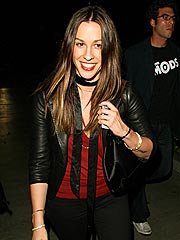 Alanis Morissette to Run a Marathon for Good Cause
