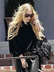 Mary-Kate Makes a Beauty Pit Stop