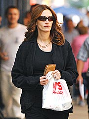 Caught in the Act! | Julia Roberts