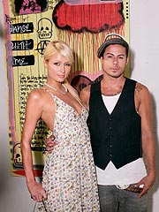 Caught in the Act!| Russell Crowe, Paris Hilton