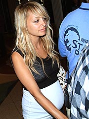 Nicole Enjoys a Chair Dance at an L.A. Show | Nicole Richie