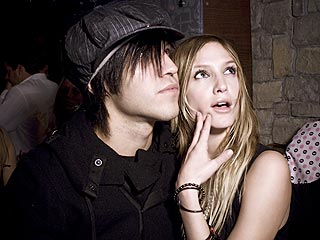 Caught in the Act!| Caught in the Act, Lindsay Lohan, Ashlee Simpson, Pete Wentz