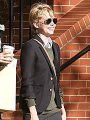 Preppy Michelle Williams Goes Shopping in Brooklyn | Michelle Williams (Actress)