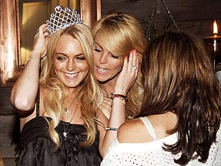 Falling Apart| Lindsay Lohan