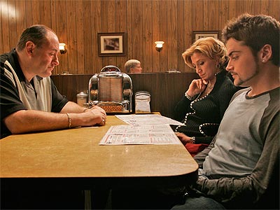  photo | Edie Falco, James Gandolfini, Robert Iler