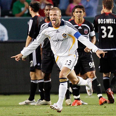 THE KICK HEARD 'ROUND THE WORLD photo | David Beckham