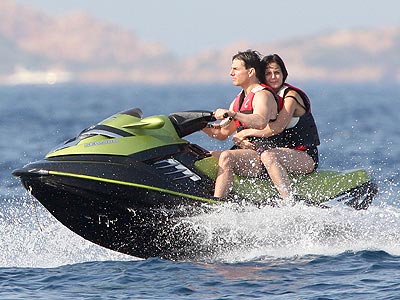 JET-SETTING TWOSOME photo | Katie Holmes, Tom Cruise
