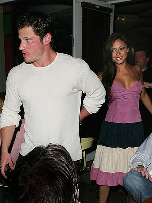 DINING DUO photo | Nick Lachey, Vanessa Minnillo
