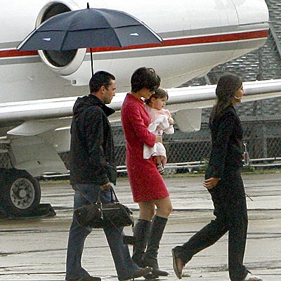 AND THEY'RE OFF photo | Katie Holmes, Suri Cruise