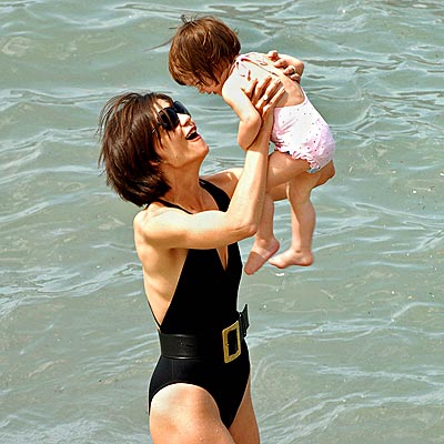MAKING A SPLASH photo | Suri Cruise
