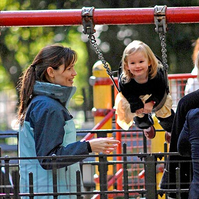 SWING KID  photo | Jennifer Garner