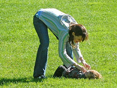 TICKLE MONSTER!  photo | Jennifer Garner