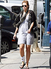 Mandy Moore Fractures Her Ankle