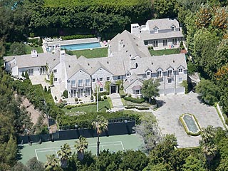 Beckham  Cruise on Tom Cruise Buys  35 Million Beverly Hills Mansion   Katie Holmes  Tom