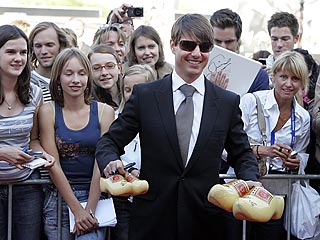 Tom Cruise 'Happy' About Beckhams' Move to L.A. | Tom Cruise