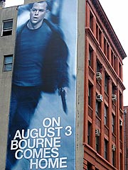 50-Foot Bourne Promo Hung on Matt Damon's Building | The Bourne Ultimatum, Matt Damon