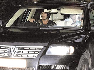 Beckhams Return to L.A. After Family Crisis | David Beckham