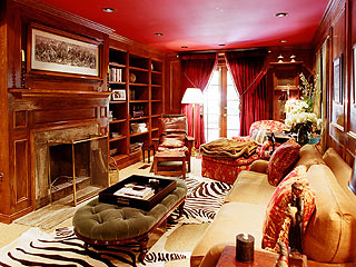 Dan Aykroyd's House Going for $4.2 Million| Celeb Real Estate, Dan Aykroyd