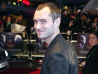 Jude Law to Sexy Man Matt Damon: Keep Up the Good Work | Jude Law