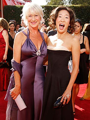http://img2.timeinc.net/people/i/2007/specials/emmys07/show/arrivals/sandra_oh.jpg