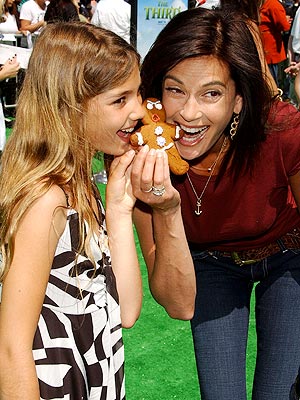 TERI & EMERSON ROSE photo | Teri Hatcher