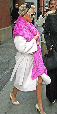 ROBE CHECK photo | Christina Aguilera