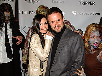 THRILLS & CHILLS photo | Courteney Cox, David Arquette