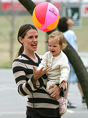 PLAY BALL photo | Jennifer Garner