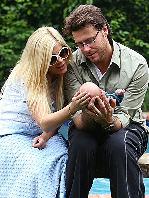 AND BABY MAKES THREE photo | Tori Spelling