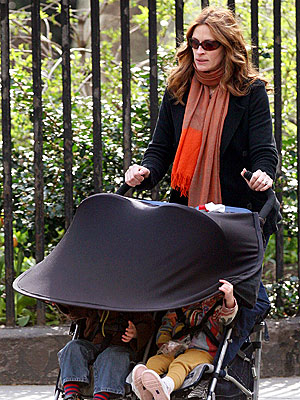 Julia Roberts steps out with her twins 