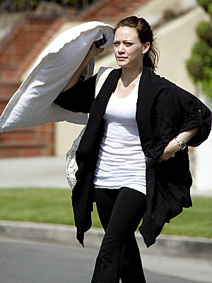 BED HEAD? photo | Hilary Duff