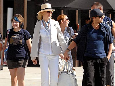 FAMILY OUTING photo | Keith Urban, Nicole Kidman