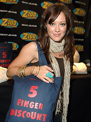 IT'S A STEAL!  photo | Hilary Duff