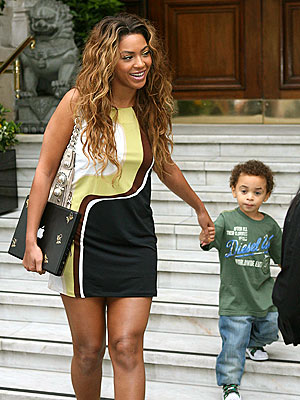 LONDON CALLING photo