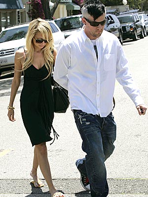 SHARING IS CARING photo | Joel Madden, Nicole Richie