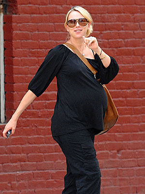 SOHO STROLL photo | Naomi Watts