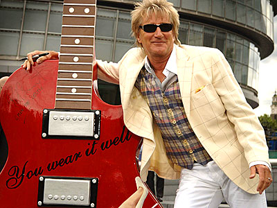 HE WEARS IT WELL photo | Rod Stewart