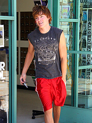 BACK TO BASICS  photo | Zac Efron
