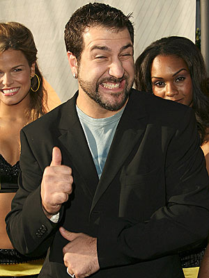 THE BEE'S KNEES photo | Joey Fatone