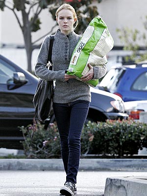 PUPPY CHOW  photo | Kate Bosworth