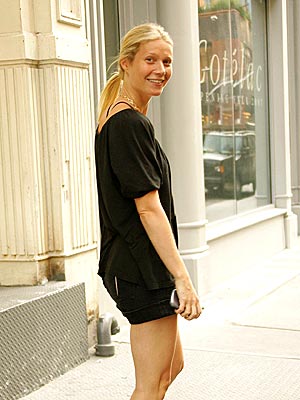 DOWNTOWN SHOPPER photo | Gwyneth Paltrow