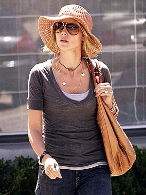 HEIDI'S HAT TRICK photo | Heidi Klum