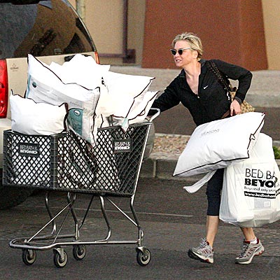 PILLOW CASE photo | Renee Zellweger